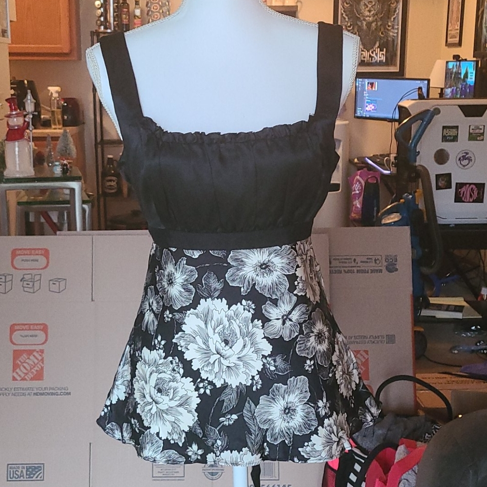 White House Black Market Top